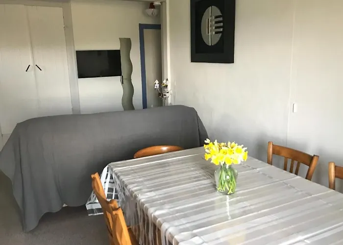 A Pestel Daire Lespéron